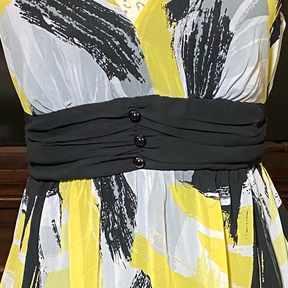 Timing Women’s Baby Doll Tie Back Dress Yellow Black  Size Medium - Picture 2 of 5